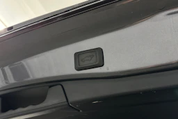 harmaa Toyota RAV4 2023 kuva 16.