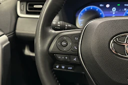 harmaa Toyota RAV4 2023 kuva 19.