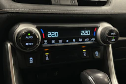 harmaa Toyota RAV4 2023 kuva 25.