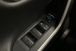 harmaa Toyota RAV4 2023 kuva 28.