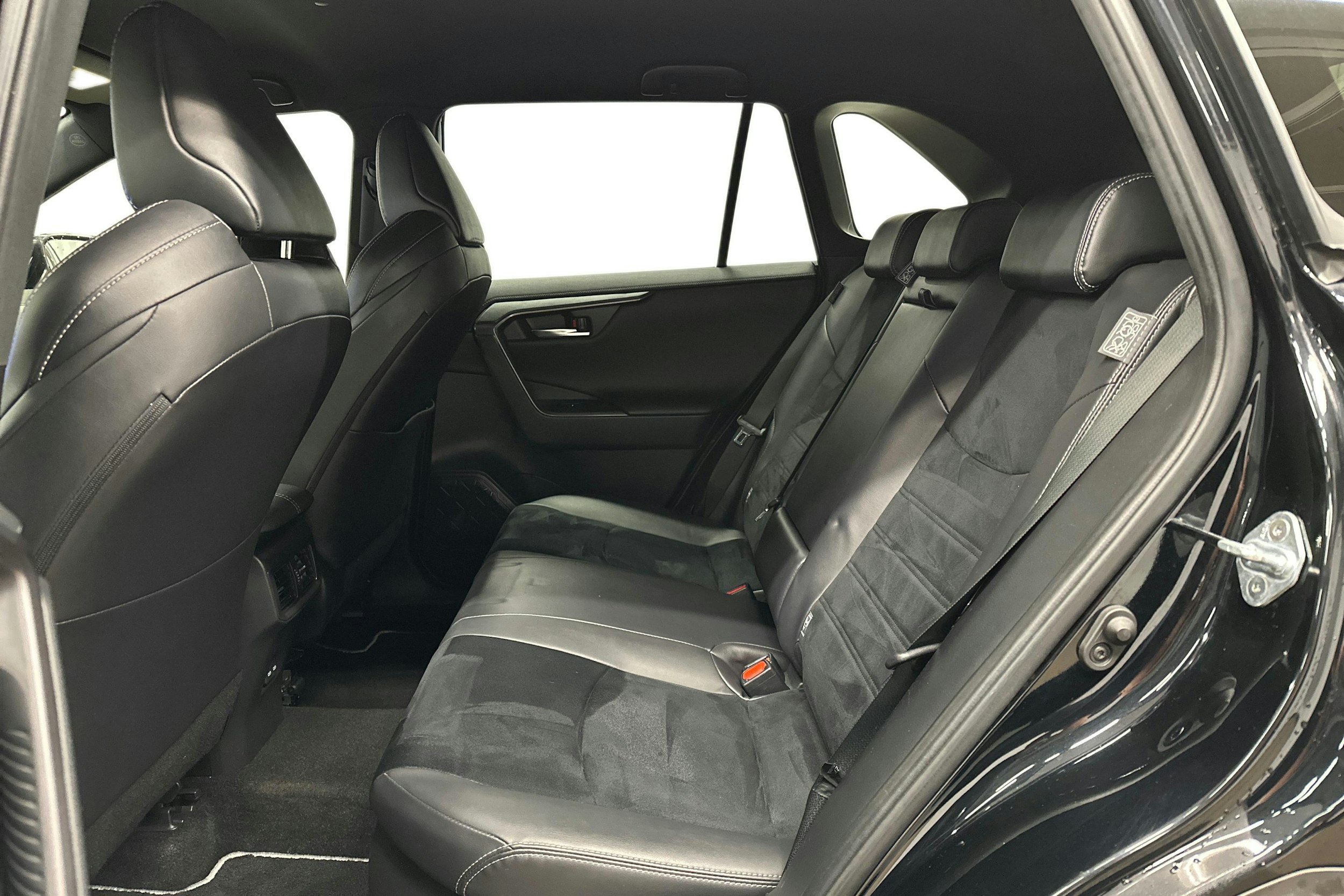 hopea Toyota RAV4 2023 kuva 10.