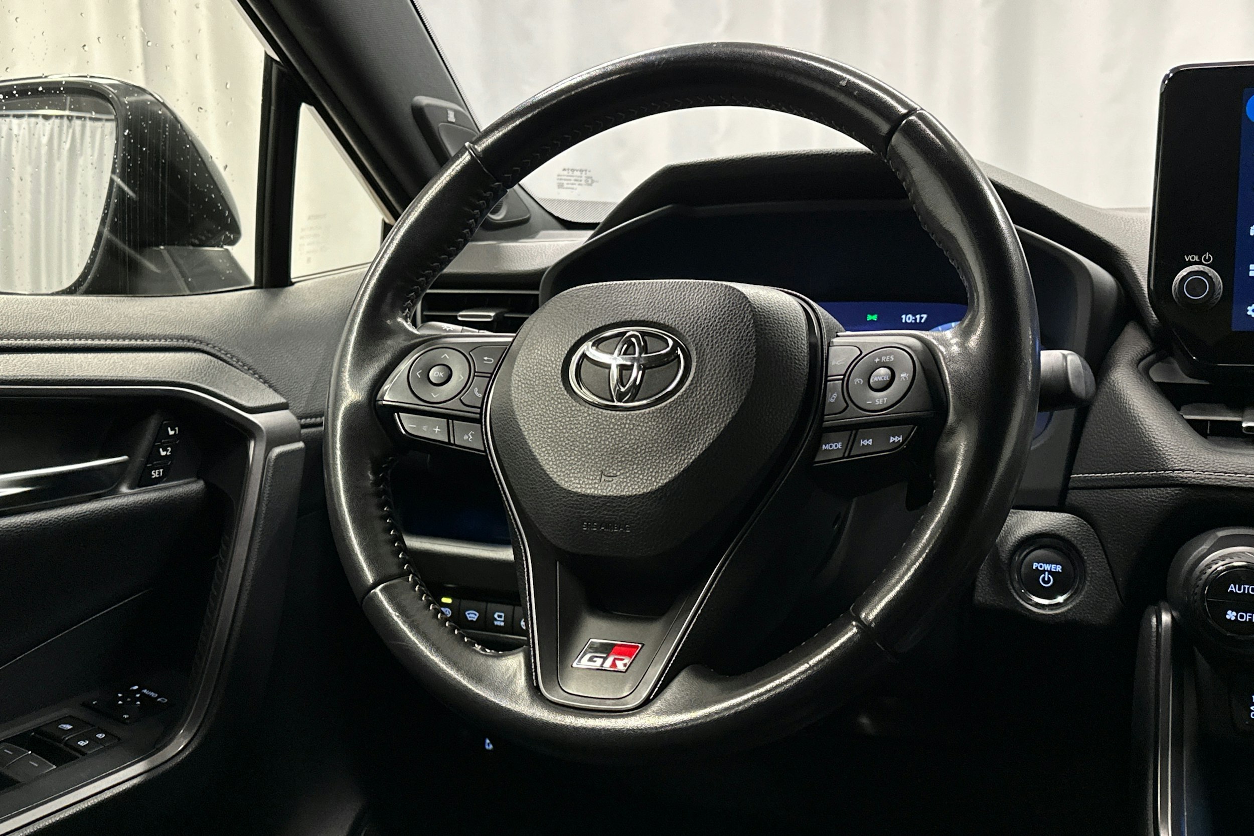 hopea Toyota RAV4 2023 kuva 19.