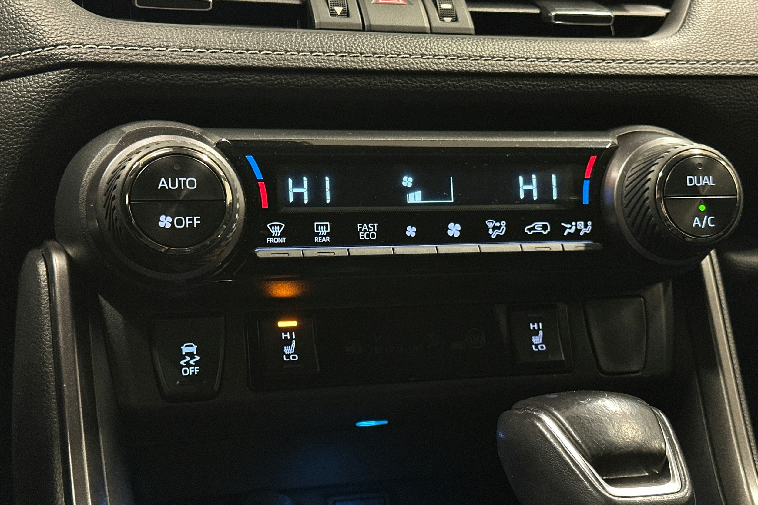 hopea Toyota RAV4 2023 kuva 21.