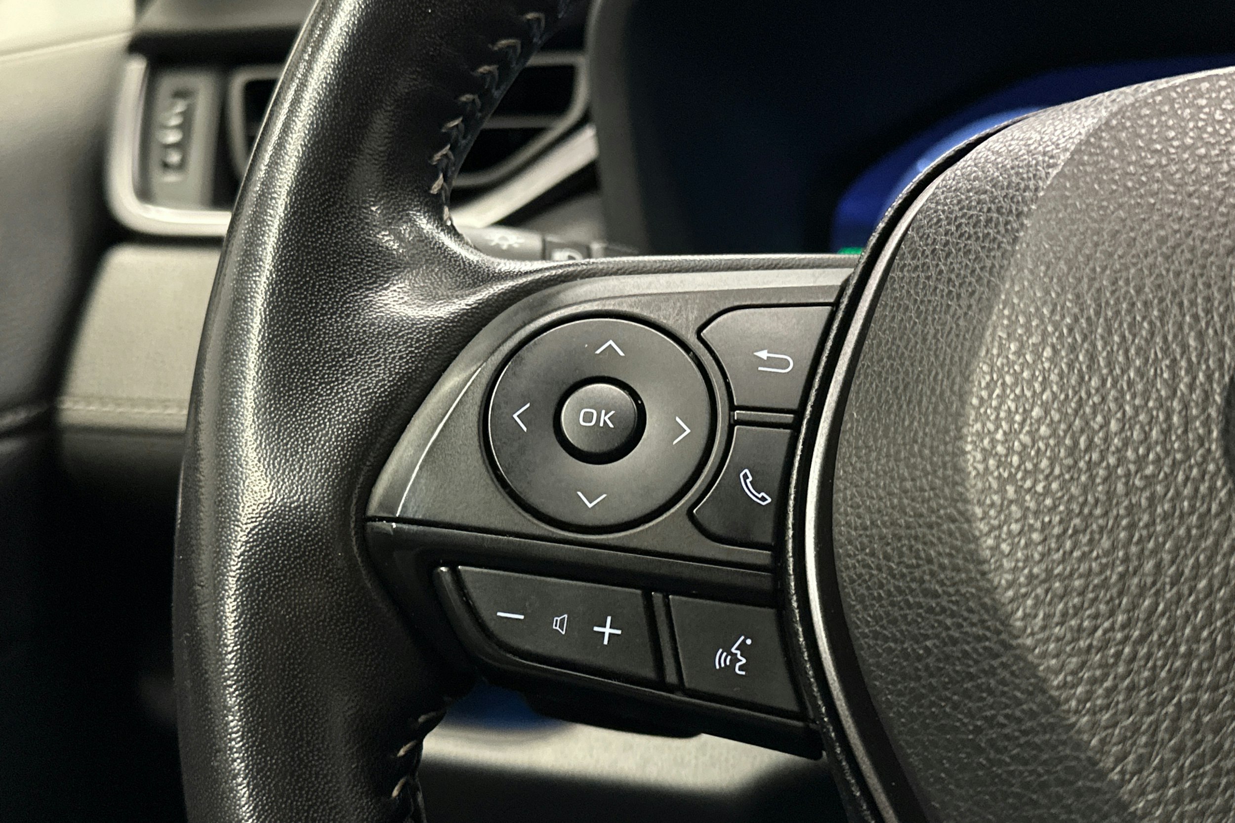 hopea Toyota RAV4 2023 kuva 23.