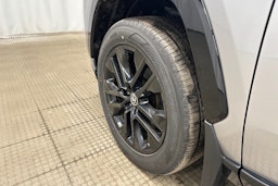 harmaa Toyota RAV4 2023 kuva 9.