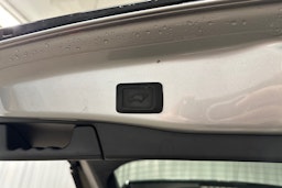 harmaa Toyota RAV4 2023 kuva 22.