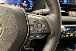 valkoinen Toyota RAV4 2023 kuva 15.