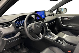 valkoinen Toyota RAV4 2023 kuva 3.