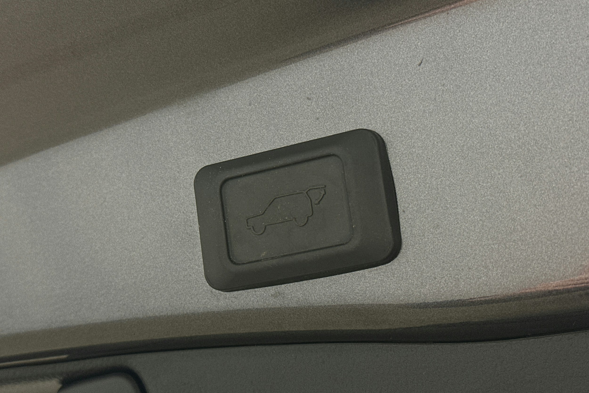 harmaa Toyota RAV4 2023 kuva 15.