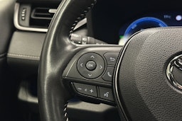 harmaa Toyota RAV4 2023 kuva 20.