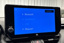 harmaa Toyota RAV4 2023 kuva 27.