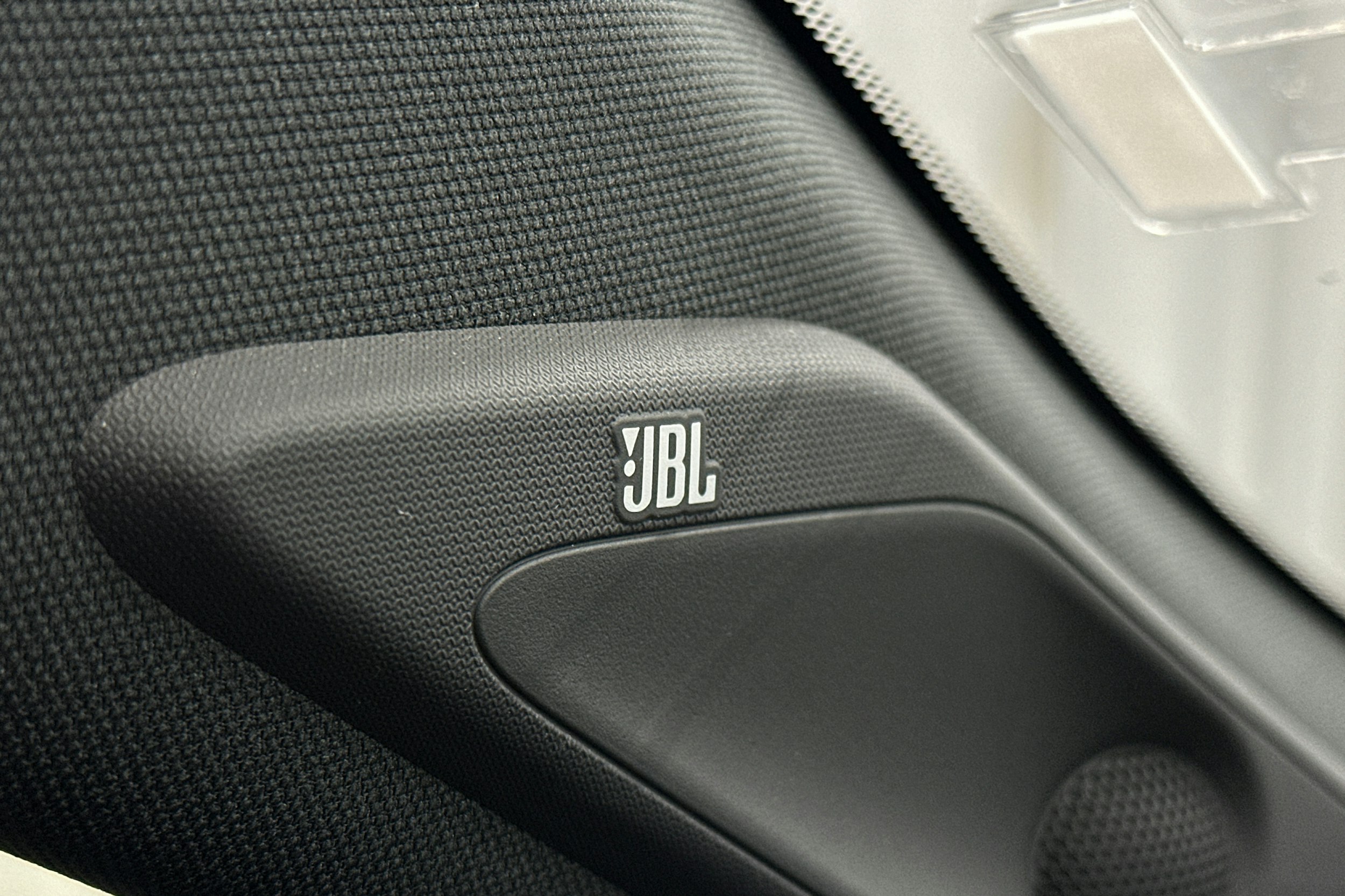 harmaa Toyota RAV4 2023 kuva 32.