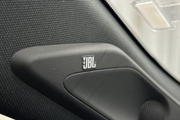 harmaa Toyota RAV4 2023 kuva 32.