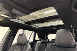 harmaa Toyota RAV4 2023 kuva 33.