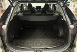 musta Toyota RAV4 2023 kuva 15.