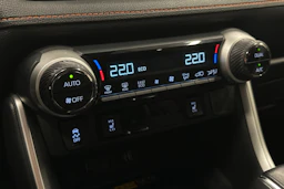 musta Toyota RAV4 2023 kuva 27.