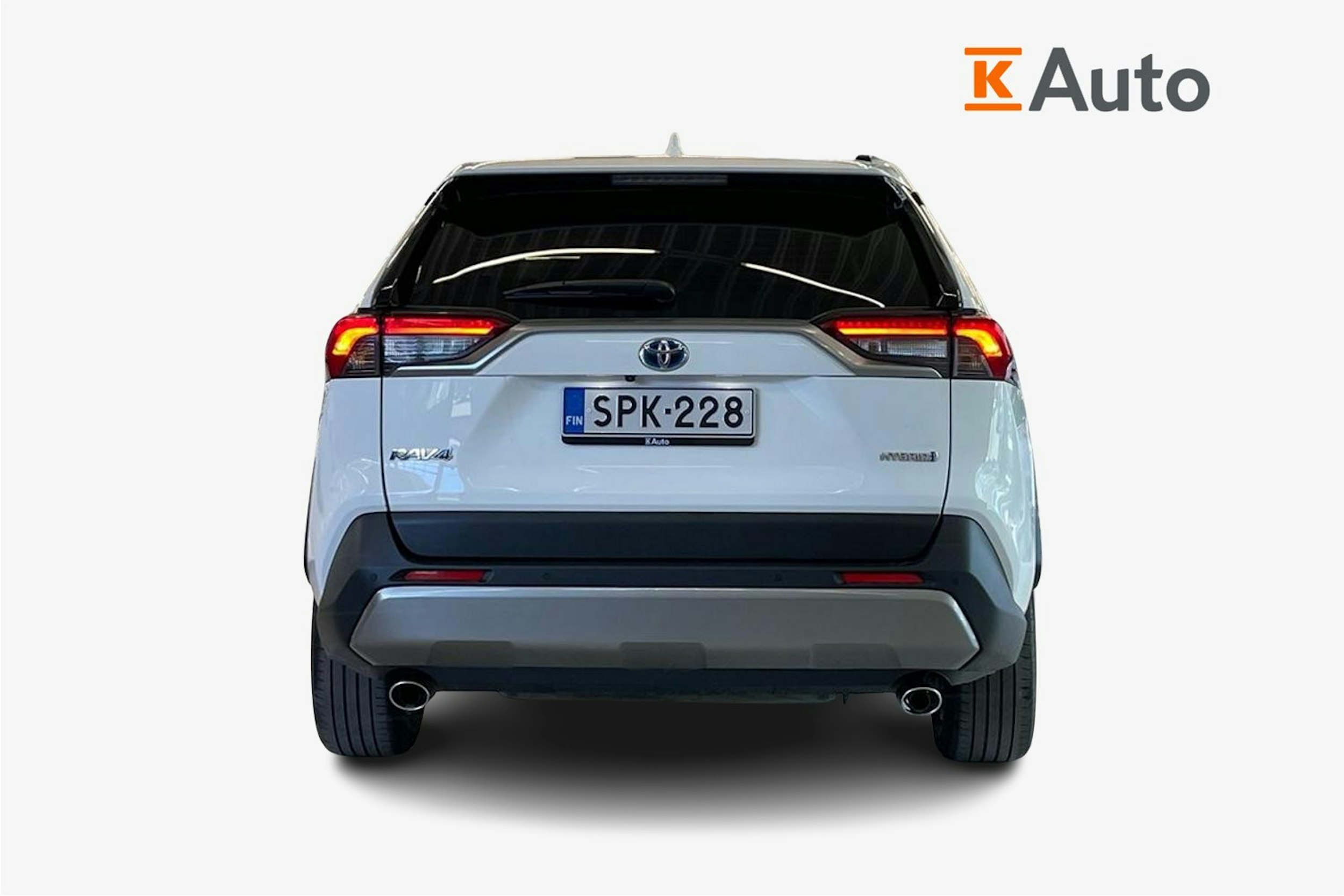 Valkoinen Toyota RAV4 2023 kuva 3.