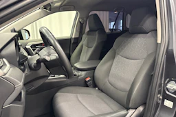 harmaa Toyota RAV4 2024 kuva 23.