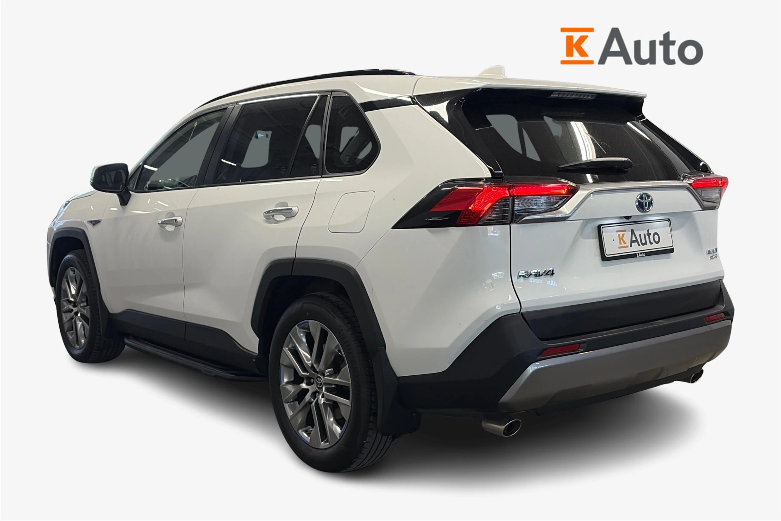 valkoinen Toyota RAV4 2024 kuva 2.