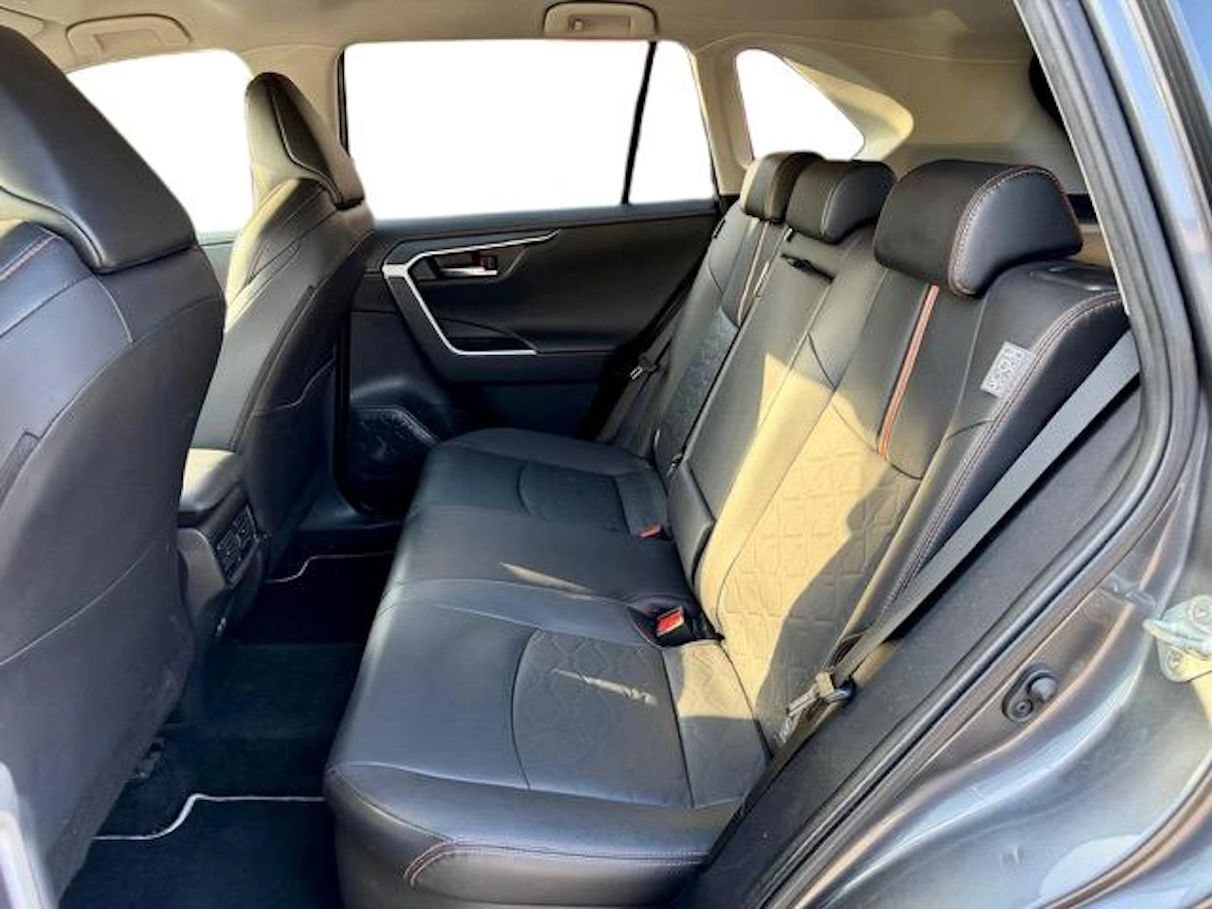 Toyota RAV4 2024 kuva 5.