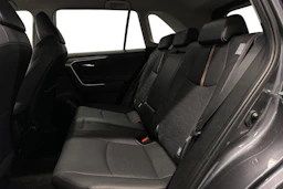 harmaa Toyota RAV4 2024 kuva 11.