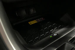 harmaa Toyota RAV4 2024 kuva 28.