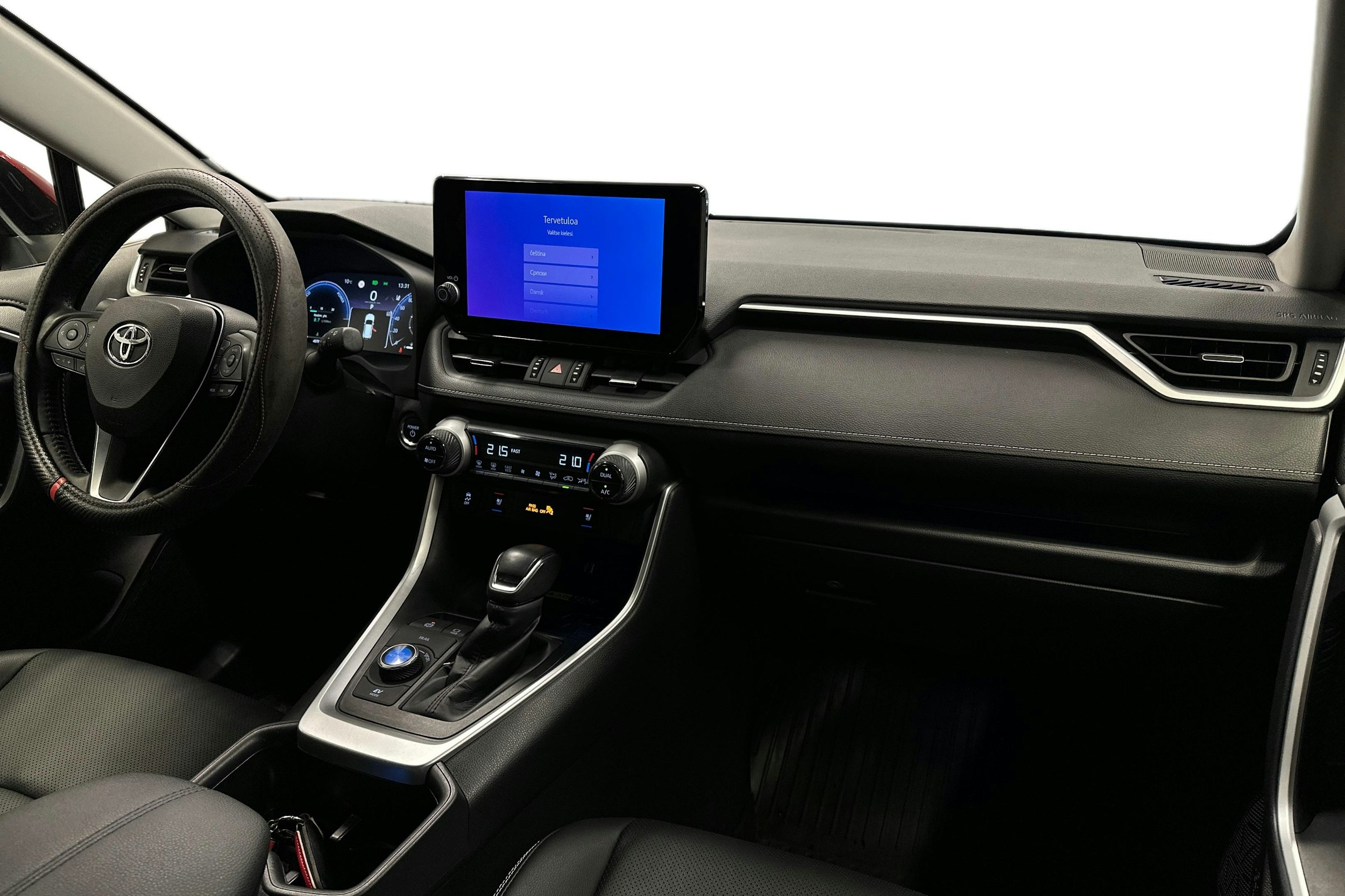 punainen Toyota RAV4 2024 kuva 7.