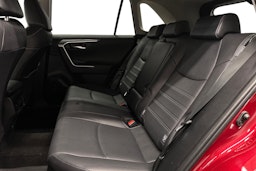 punainen Toyota RAV4 2024 kuva 8.