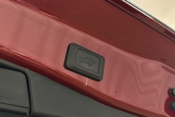 punainen Toyota RAV4 2024 kuva 12.