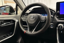 punainen Toyota RAV4 2024 kuva 16.