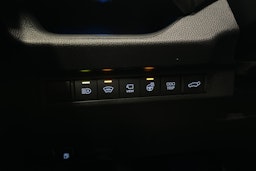 punainen Toyota RAV4 2024 kuva 19.