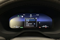 punainen Toyota RAV4 2024 kuva 23.