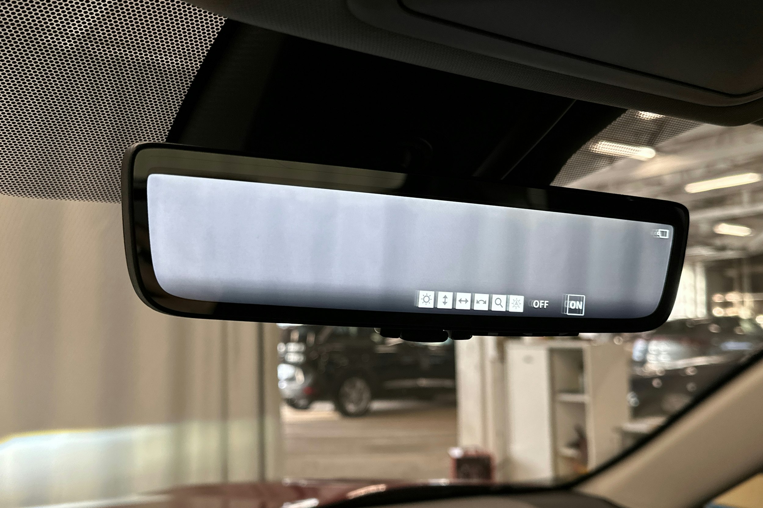 punainen Toyota RAV4 2024 kuva 30.