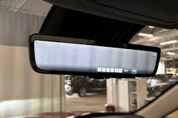 punainen Toyota RAV4 2024 kuva 30.