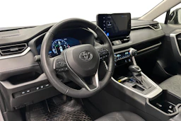 harmaa Toyota RAV4 2024 kuva 6.