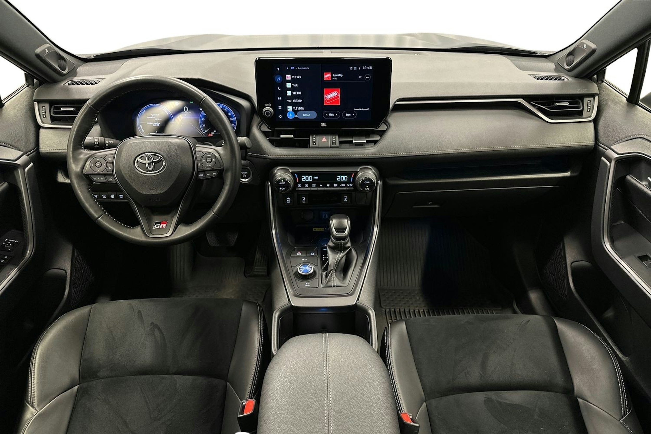 harmaa Toyota RAV4 2024 kuva 9.