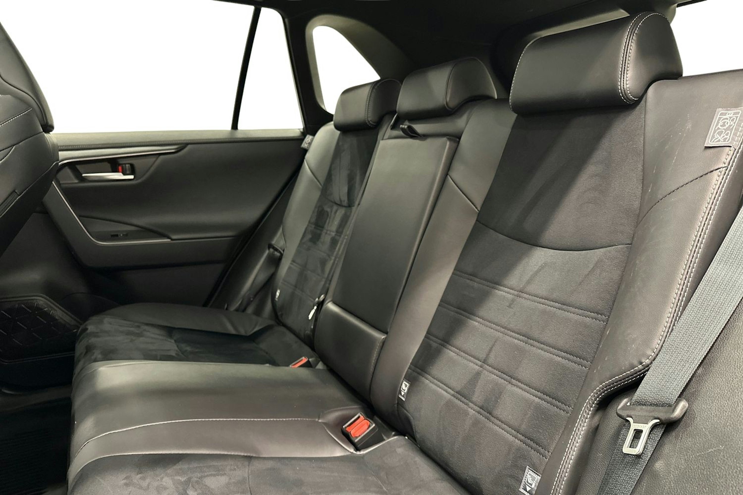harmaa Toyota RAV4 2024 kuva 10.
