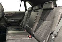 harmaa Toyota RAV4 2024 kuva 10.