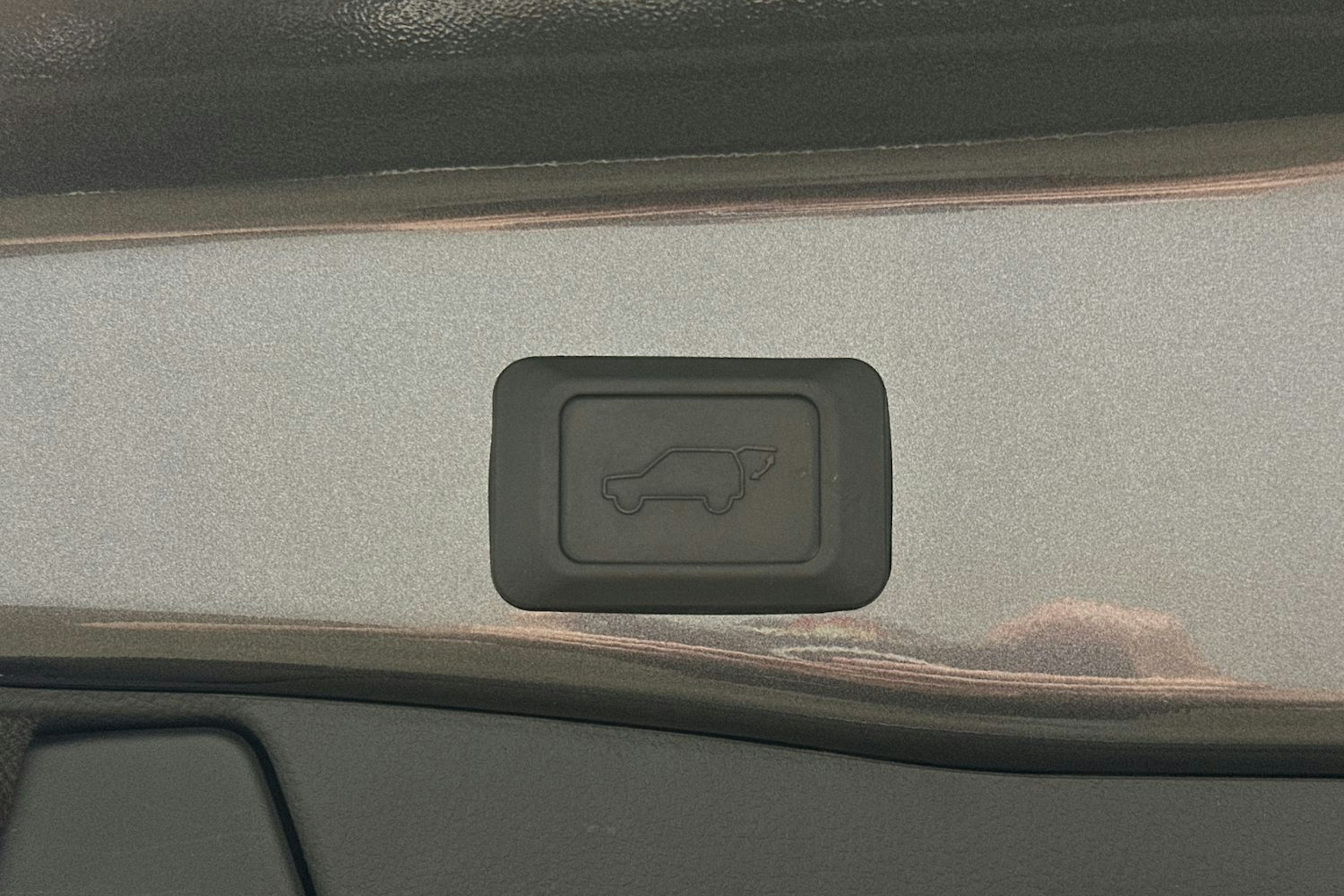 harmaa Toyota RAV4 2024 kuva 15.