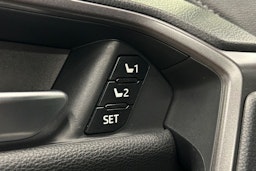harmaa Toyota RAV4 2024 kuva 19.