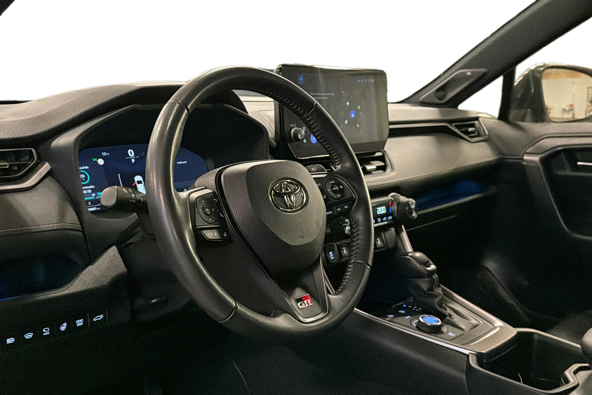 valkoinen Toyota RAV4 2024 kuva 3.