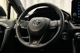 valkoinen Toyota RAV4 2024 kuva 20.