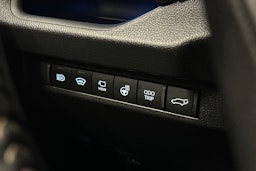 valkoinen Toyota RAV4 2024 kuva 23.