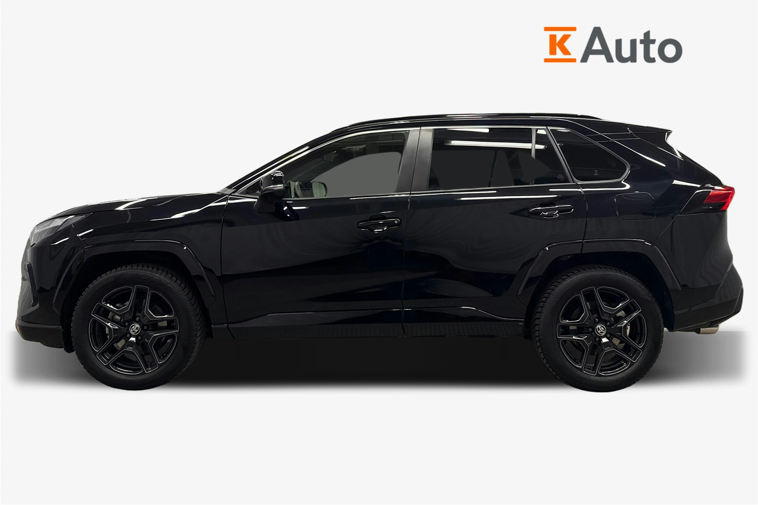 musta Toyota RAV4 2024 kuva 6.