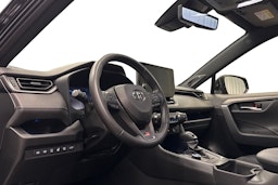 musta Toyota RAV4 2024 kuva 7.