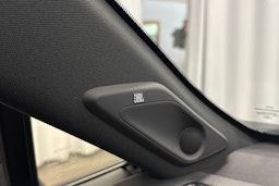 musta Toyota RAV4 2024 kuva 25.
