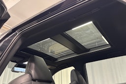 musta Toyota RAV4 2024 kuva 29.