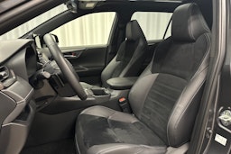 harmaa Toyota RAV4 2024 kuva 16.