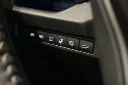 harmaa Toyota RAV4 2024 kuva 22.