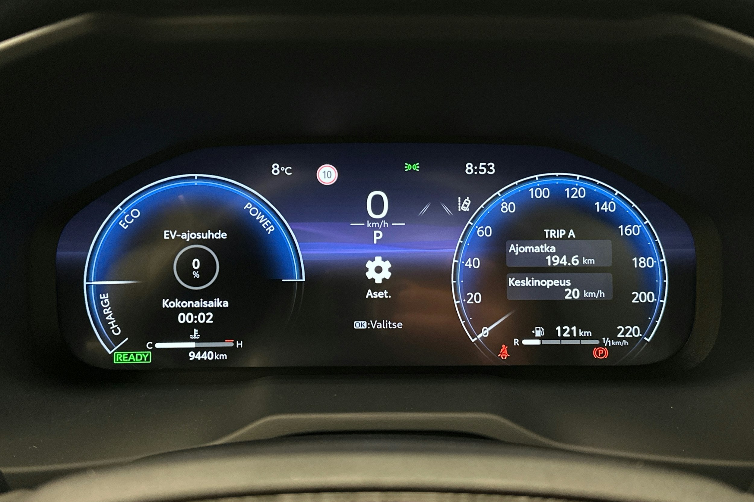 harmaa Toyota RAV4 2024 kuva 23.